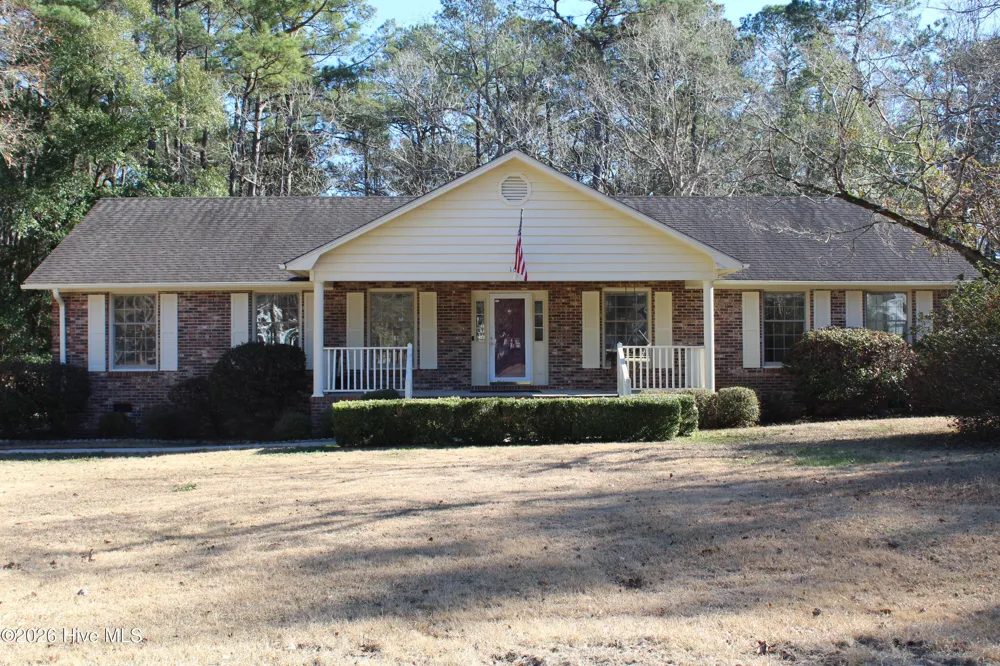 166 Country Club Drive SW