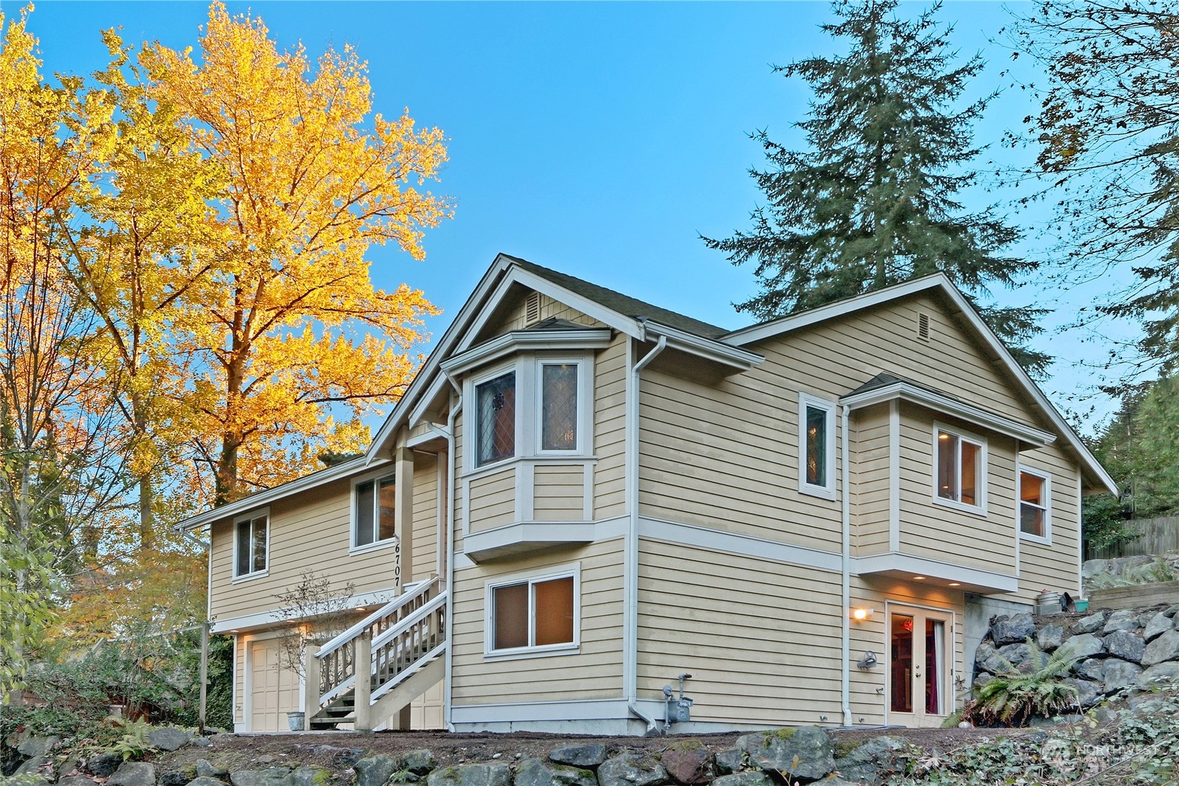 6707 NE 195th Street