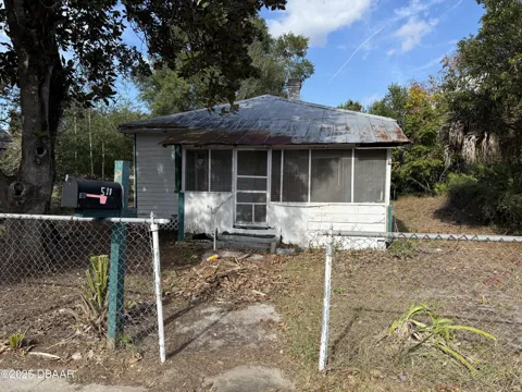 511 W Bartlett Street