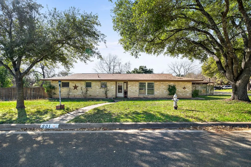 901 Berrywood Drive Austin, TX 78753