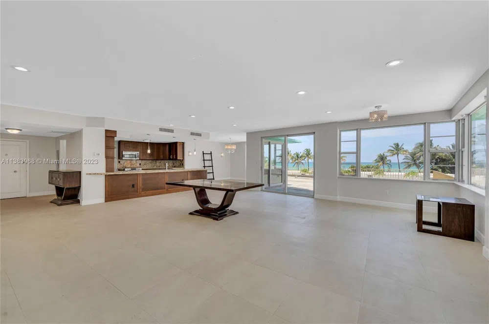 5255 Collins Ave #2D