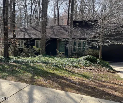 6413 Lakeland Drive