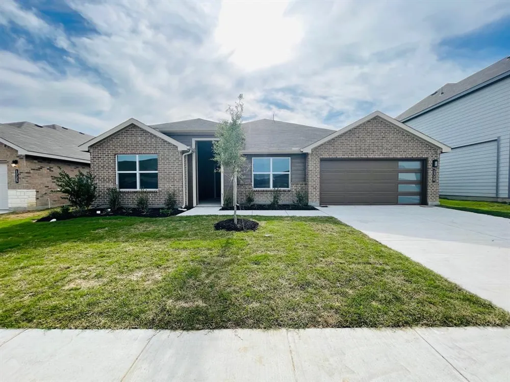 1729 ZILKER PARK TRAIL Alvarado, TX 76009