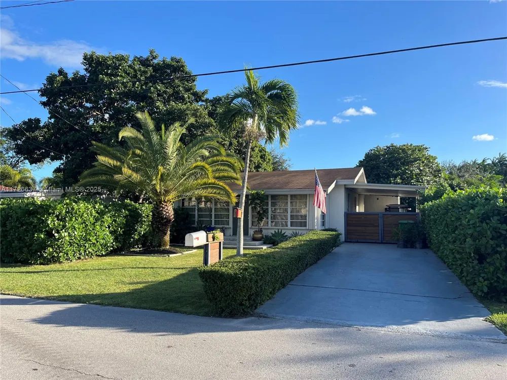 9040 SW 156th St Palmetto Bay, FL 33157