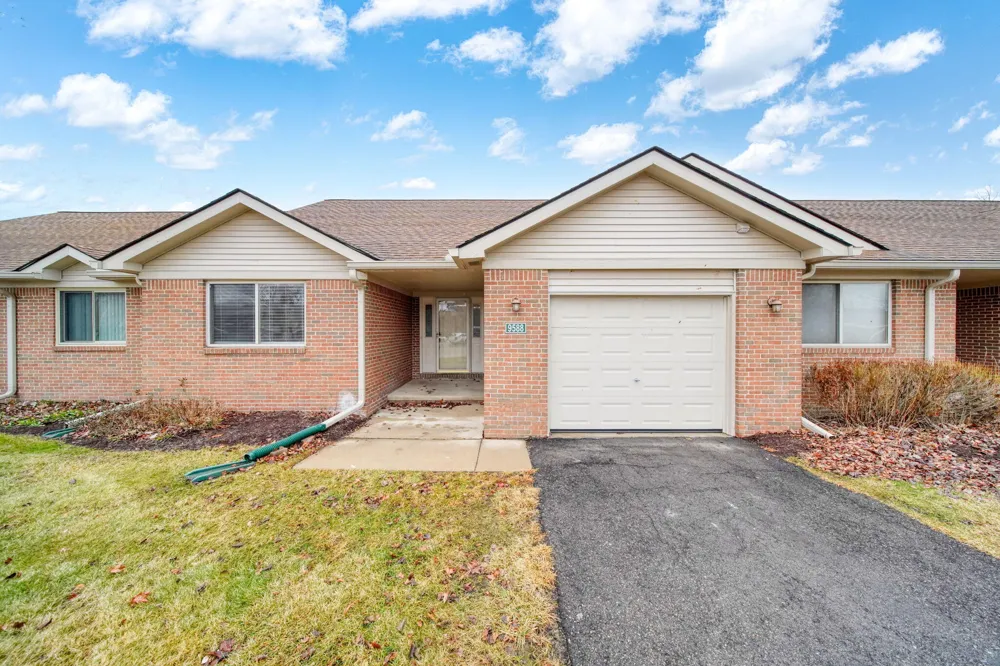 9588 Wheatgrass Lane Belleville, MI 48111