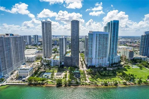 488 NE 18th Street #3503