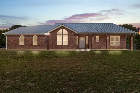 486 Private Road 3180