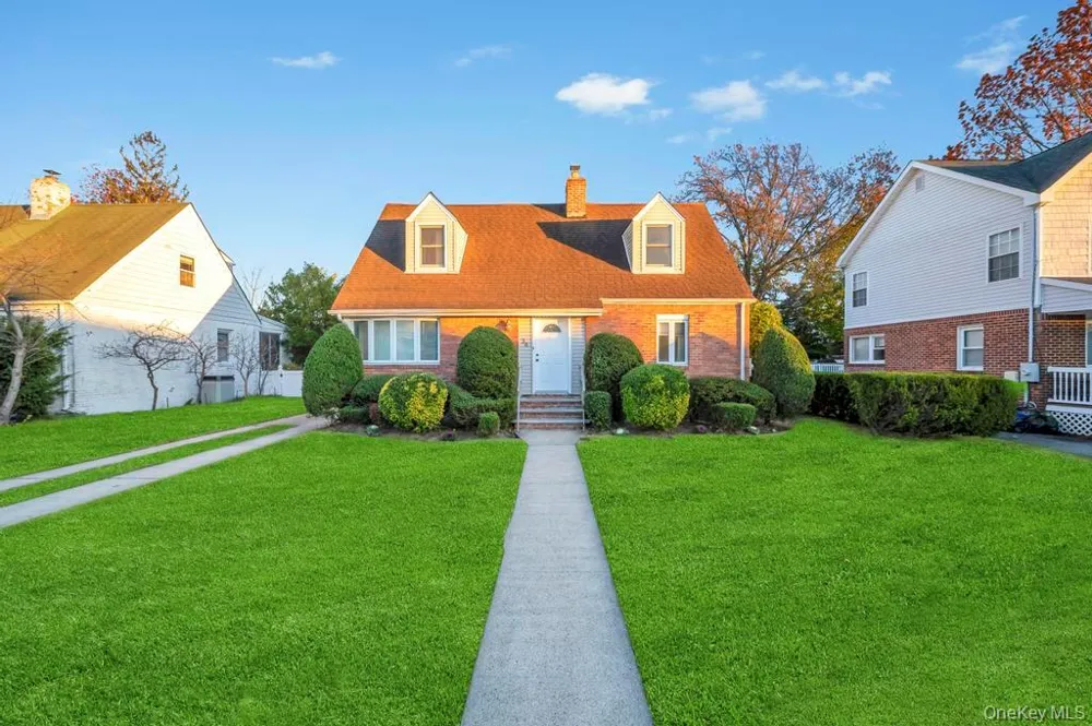 34 Alstead Road Valley Stream, NY 11580
