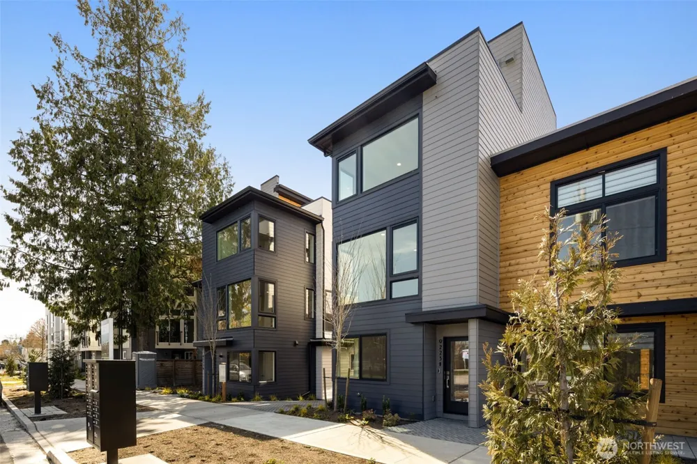 9225 C 14th Avenue NW Seattle, WA 98117