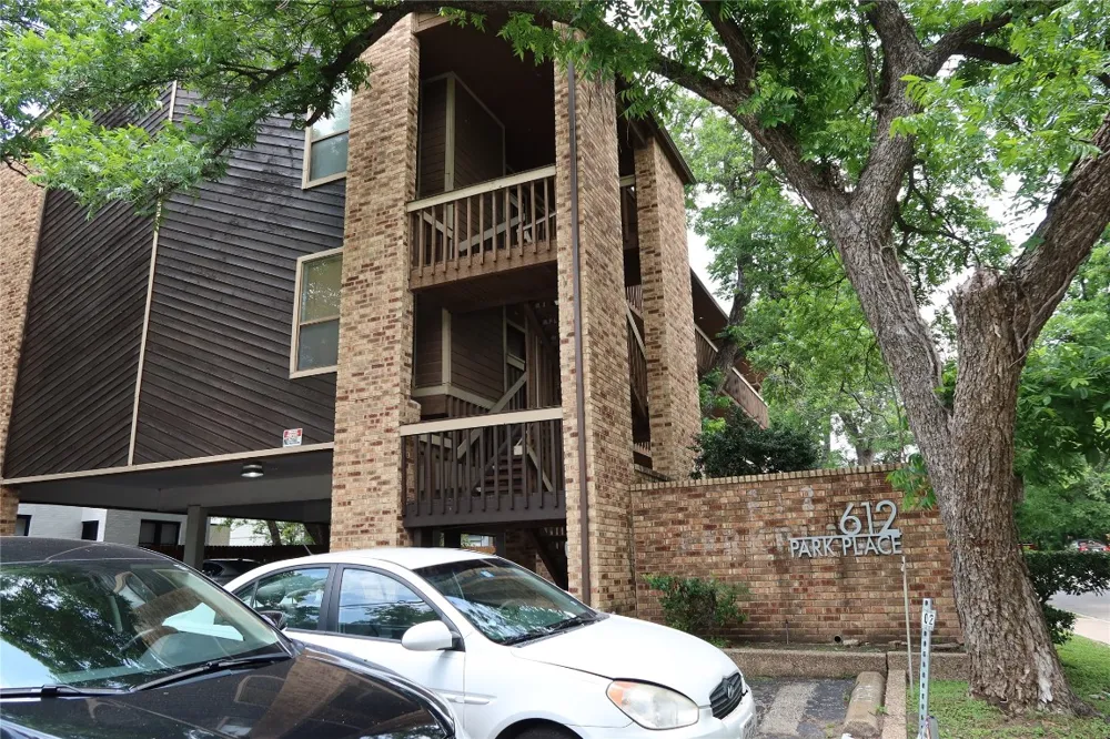 612 Park Place #202 Austin, TX 78705