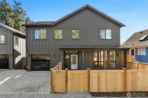 1707 NE 117th Street