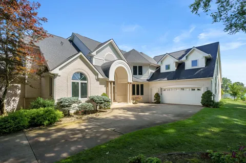 711 Windamere Boulevard