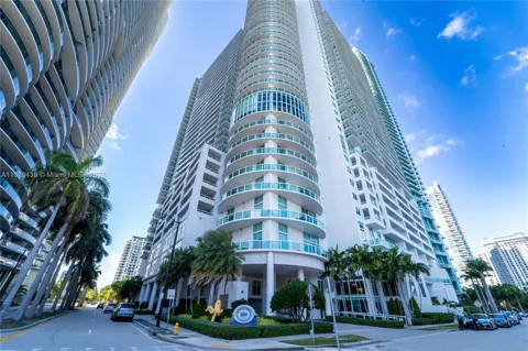 1800 Bayshore Dr #3304
