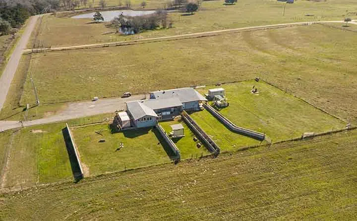 142 Zimmerhanzel Road Flatonia, TX 78941