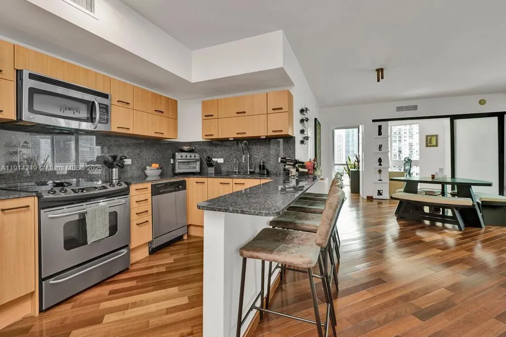 350 S Miami Ave #1502 Miami, FL 33130