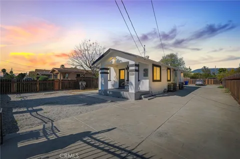 1124 W 11th
