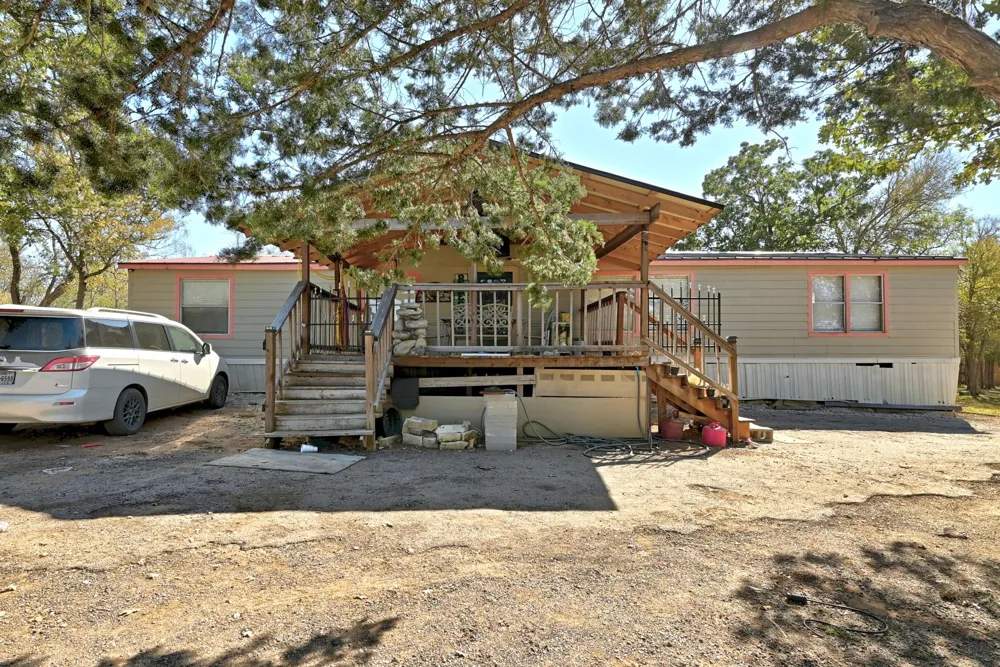 1485 Pettytown Road Dale, TX 78616