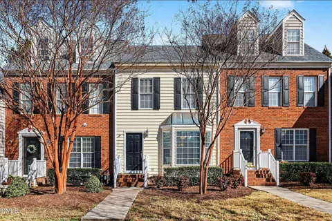 104 Knightsborough Way