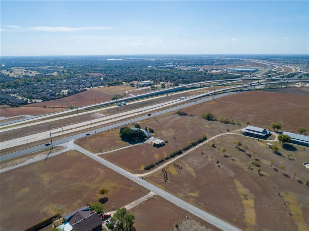 19806 Panther Drive Pflugerville, TX 78660