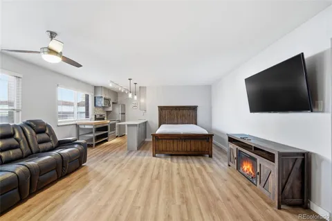 855 Pennsylvania Street #208