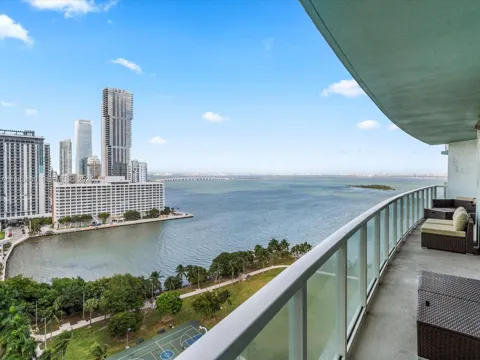 1900 Bayshore Dr #1704