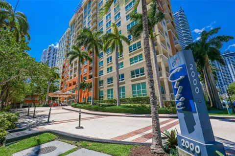 2000 Bayshore Dr #621