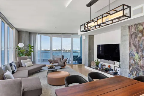 2020 Bayshore Dr #2401