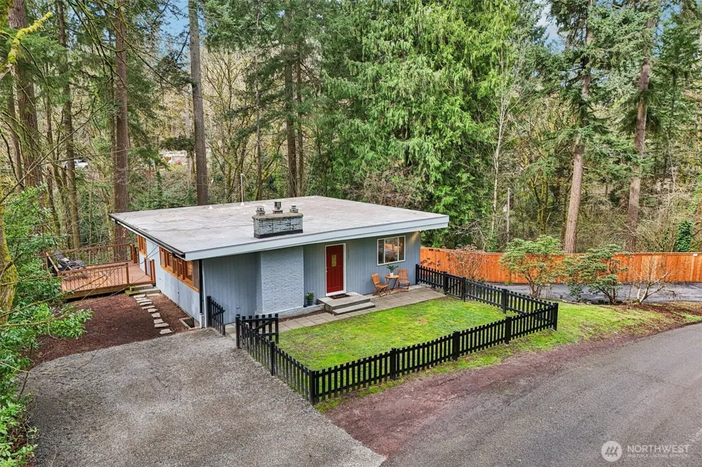 18007 49th Place NE Lake Forest Park, WA 98155