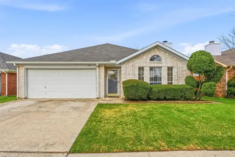 6118 Wall Street
