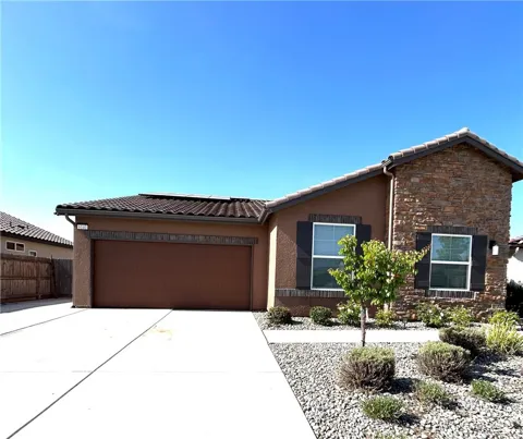 6140 E Laurel