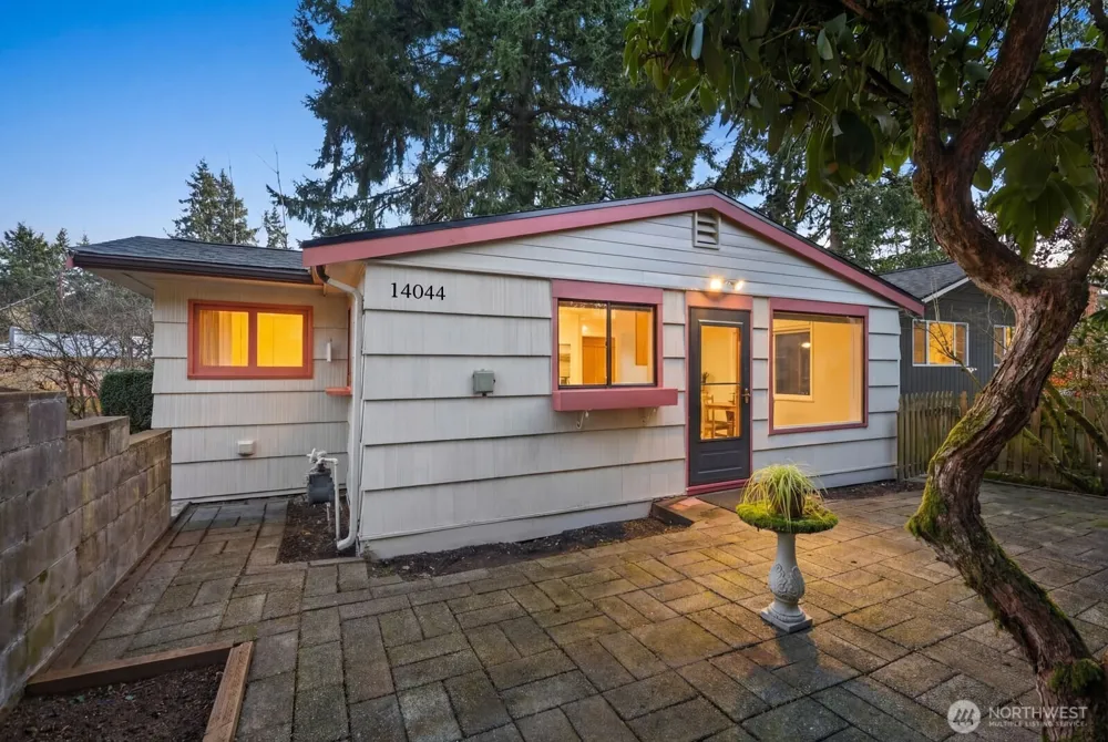 14044 Lenora Place Seattle, WA 98133