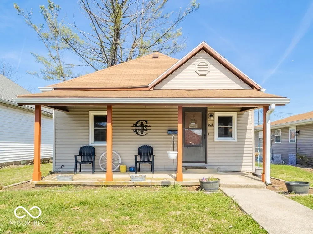 1614 P AVENUE New Castle, IN 47362