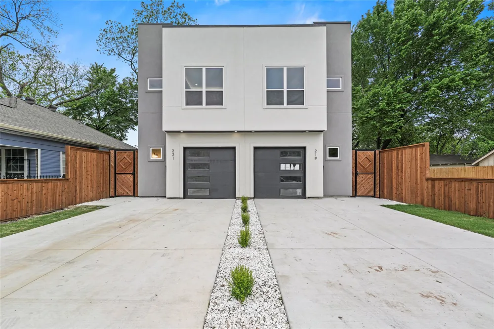 221 S Henderson Avenue Dallas, TX 75214