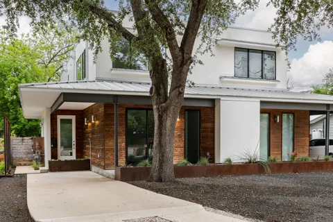 1811 JUSTIN LANE #A