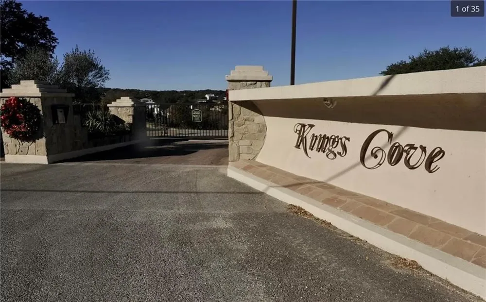 932 Kings Cove Drive Canyon Lake, TX 78133