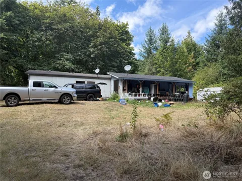3925 Harts Lake Road S