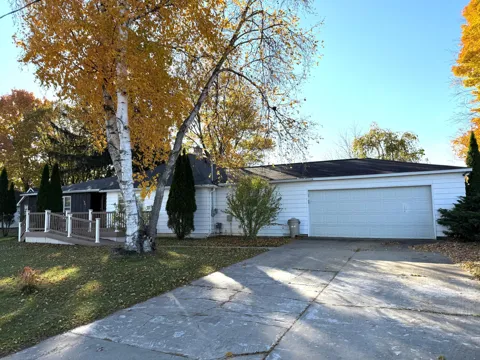 6961 Shoreline Drive