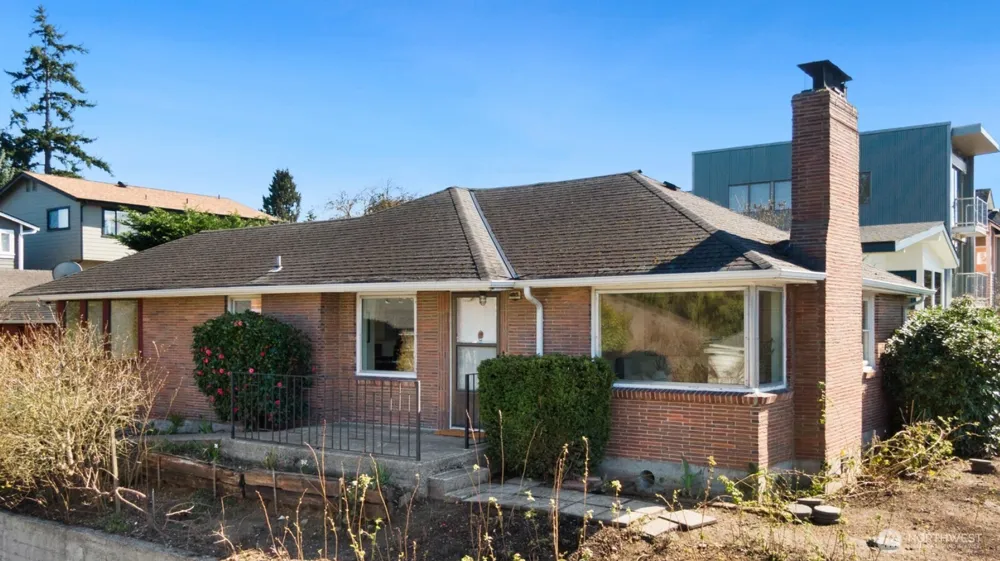 4015 W Prosper Street Seattle, WA 98199
