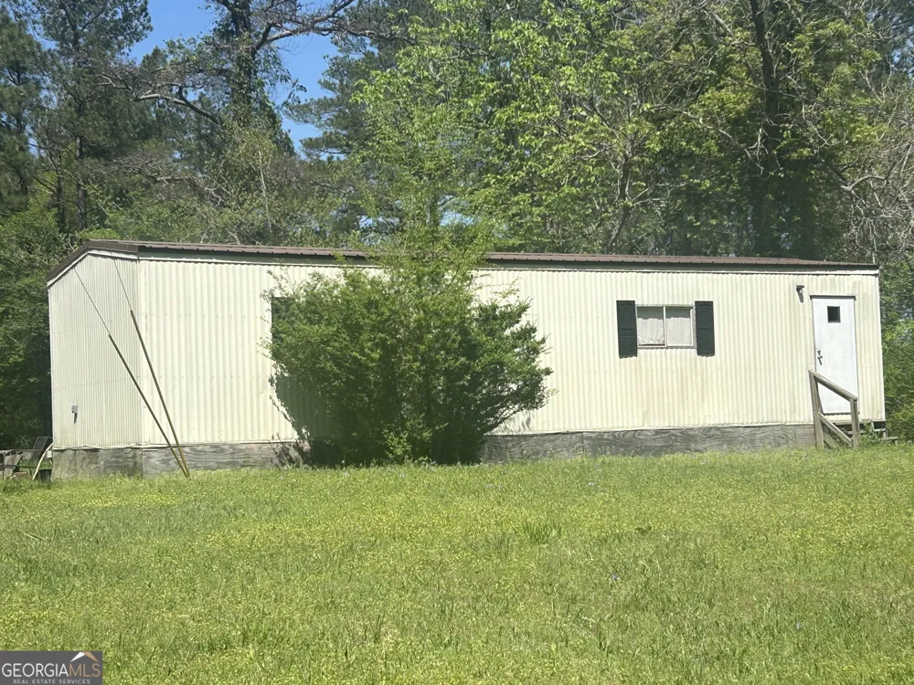 1268 Christian Road Juliette, GA 31046