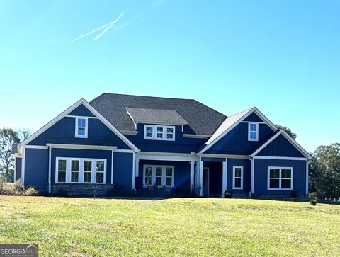 438 Davis Lake