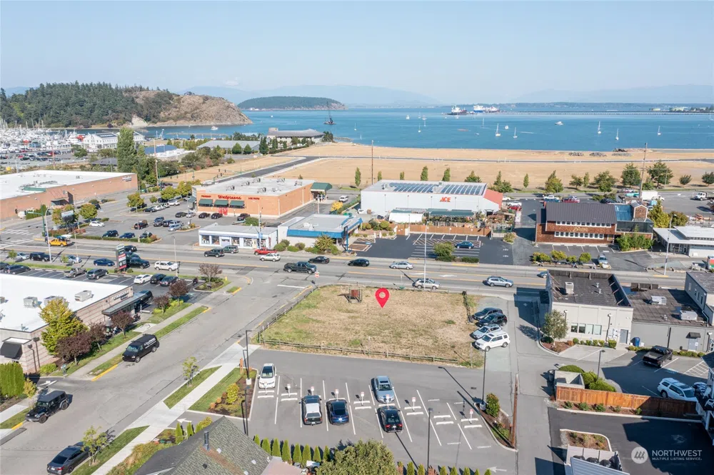 1808 Commercial Avenue Anacortes, WA 98221