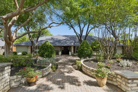 6879 Mossvine Circle