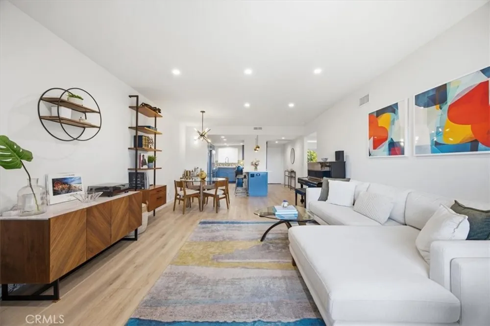 215 W Palm Avenue #301