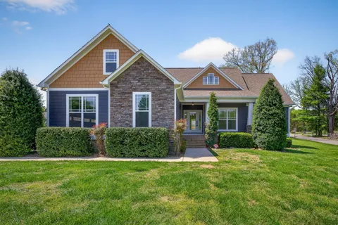 4838 Edgebrook Dr