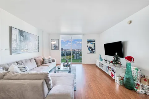 1800 Bayshore Dr #3206
