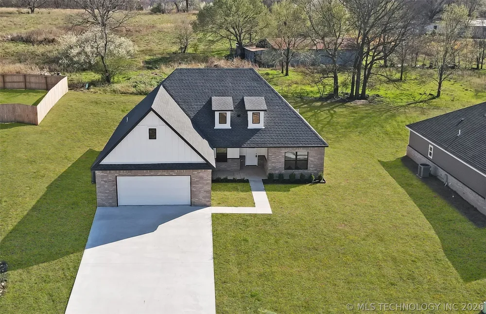890 E Harlan Drive Tahlequah, OK 74464