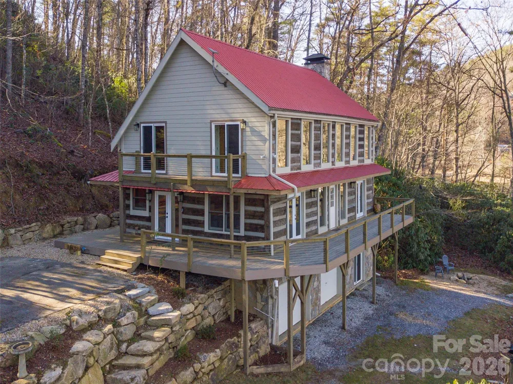 1679 Woods Mountain Trail Cullowhee, NC 28723
