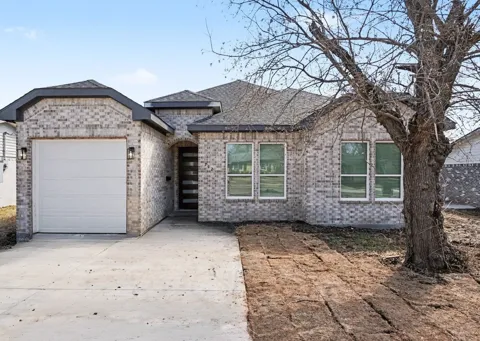 712 Willowbrook Drive