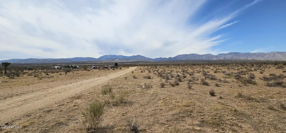 180 E Ste Vic Avenue W4 Ste Llano, CA 93544