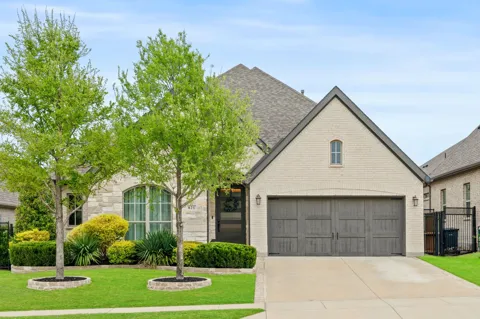 821 Hempstead Court
